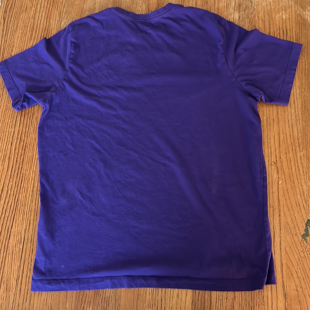 Nike Men’s Graphic T-Shirt, Large, Purple - Picture 4 of 4